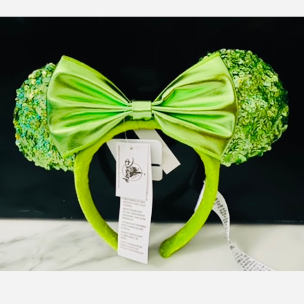 St Patrick’s Day Kelly Green Sequin Minnie Bow Ears Headband Disney Parks NWT